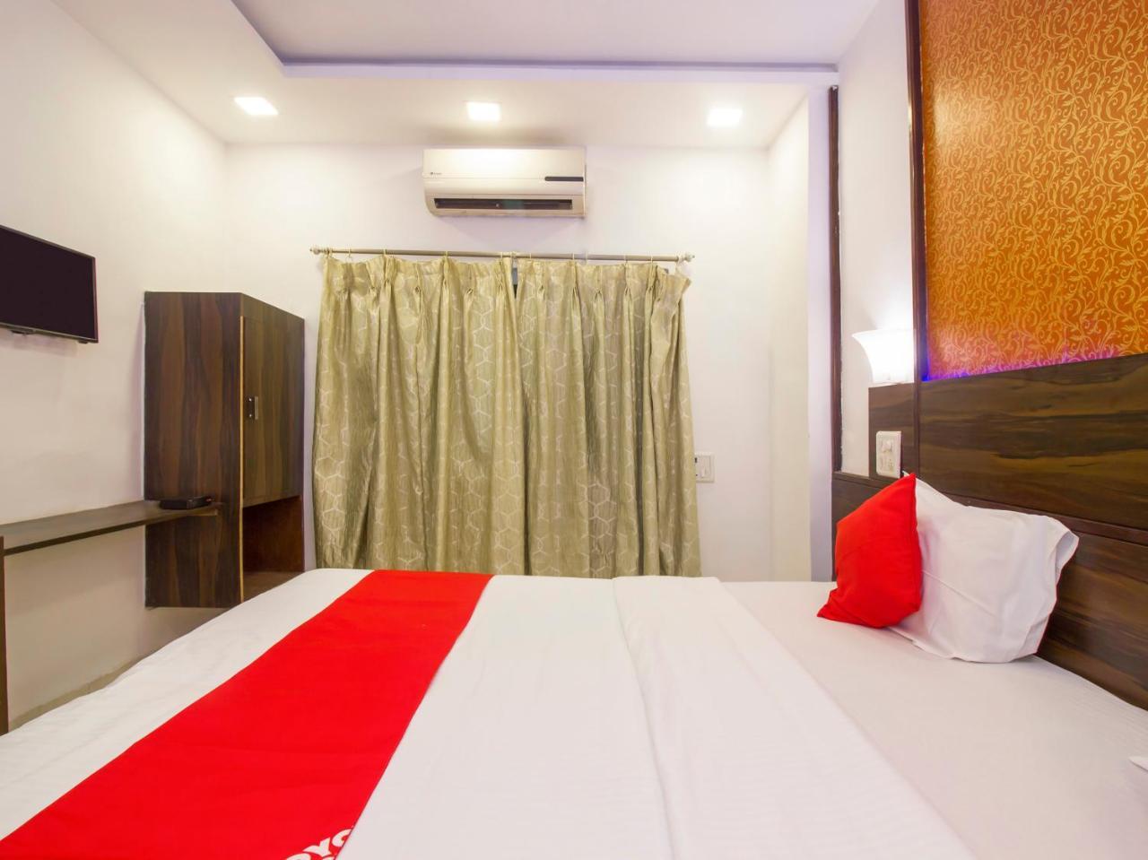 Oyo Flagship 19825 Hotel Panchratna ปันเวล ภายนอก รูปภาพ