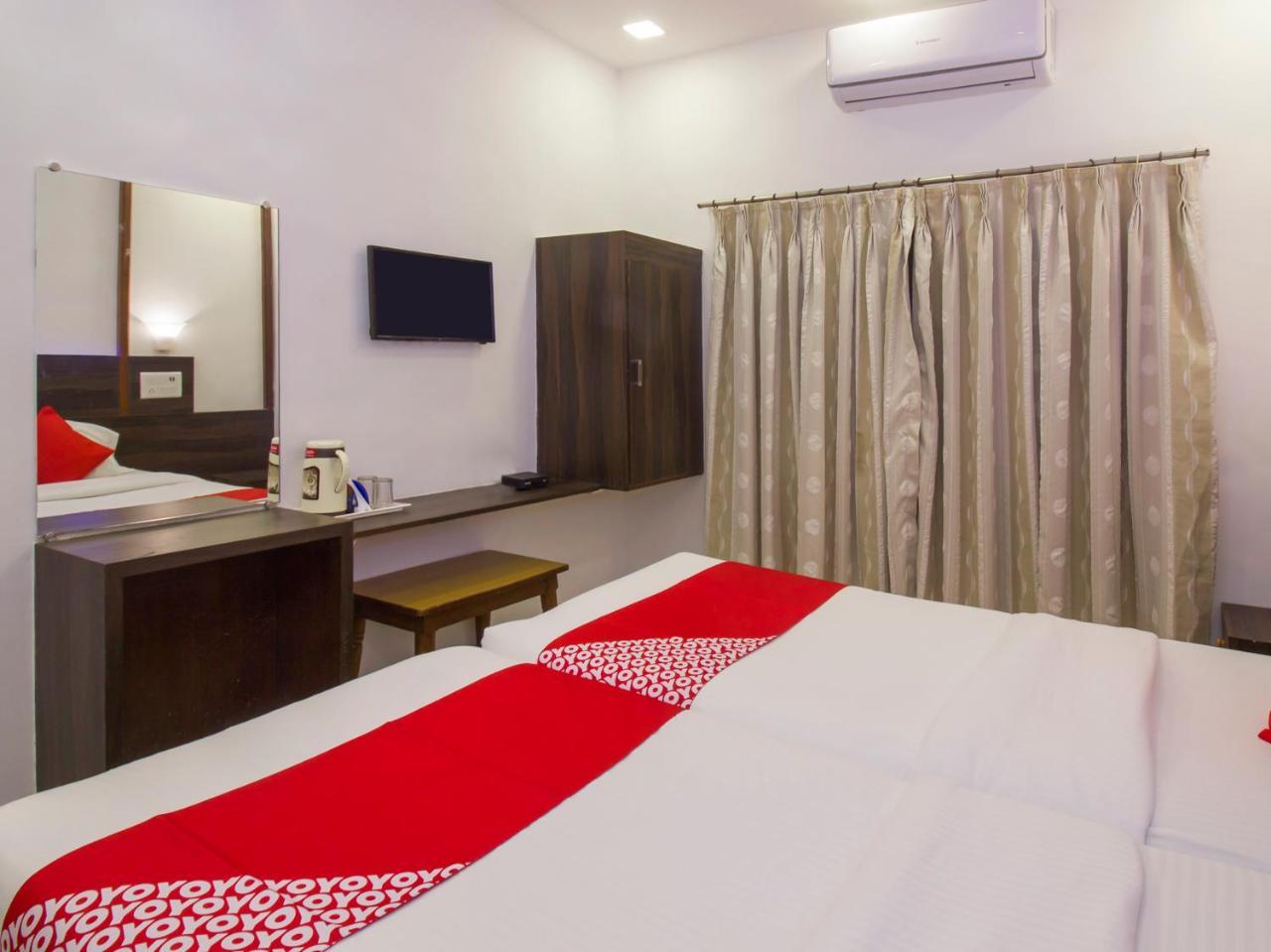 Oyo Flagship 19825 Hotel Panchratna ปันเวล ภายนอก รูปภาพ