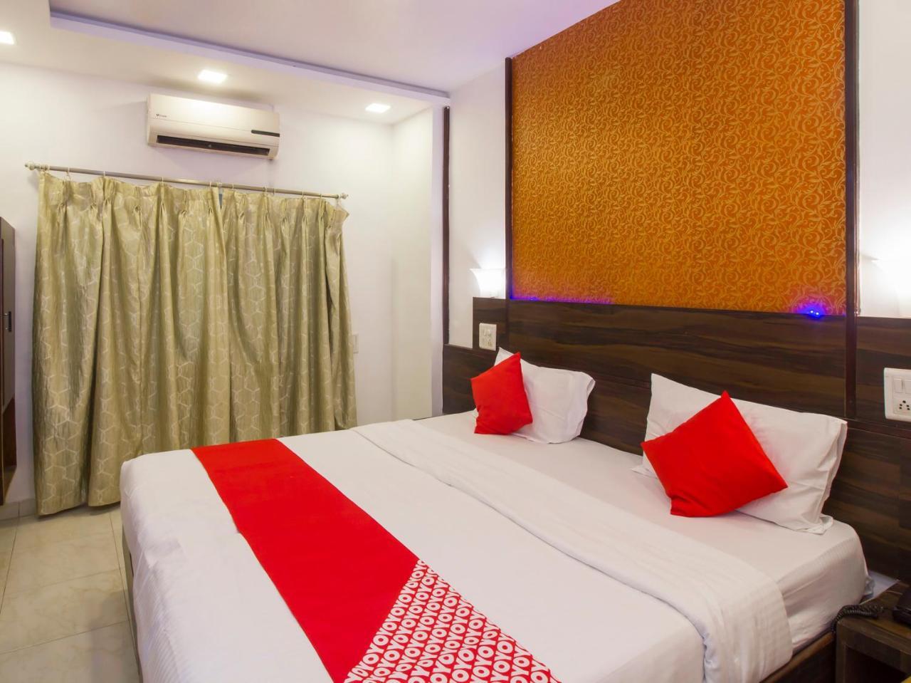 Oyo Flagship 19825 Hotel Panchratna ปันเวล ภายนอก รูปภาพ