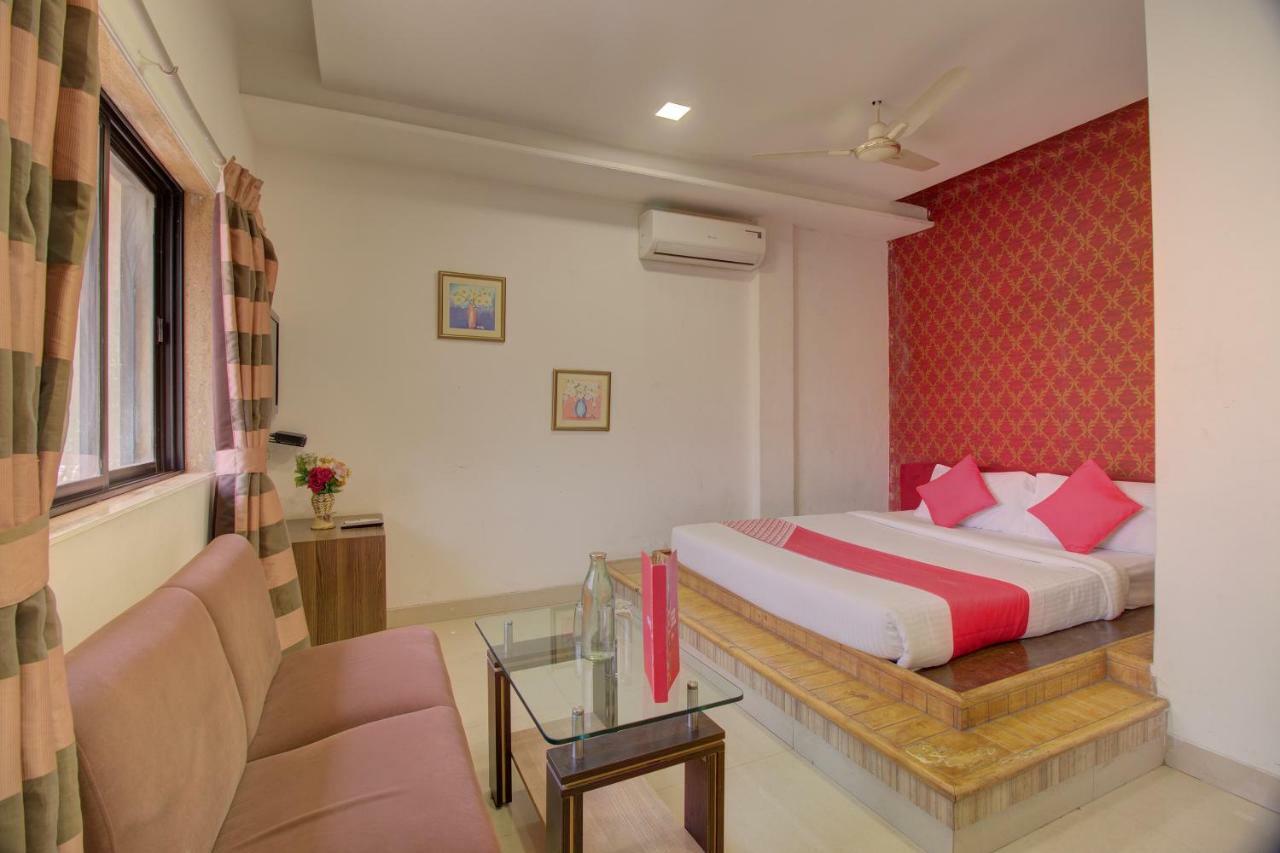 Oyo Flagship 19825 Hotel Panchratna ปันเวล ภายนอก รูปภาพ
