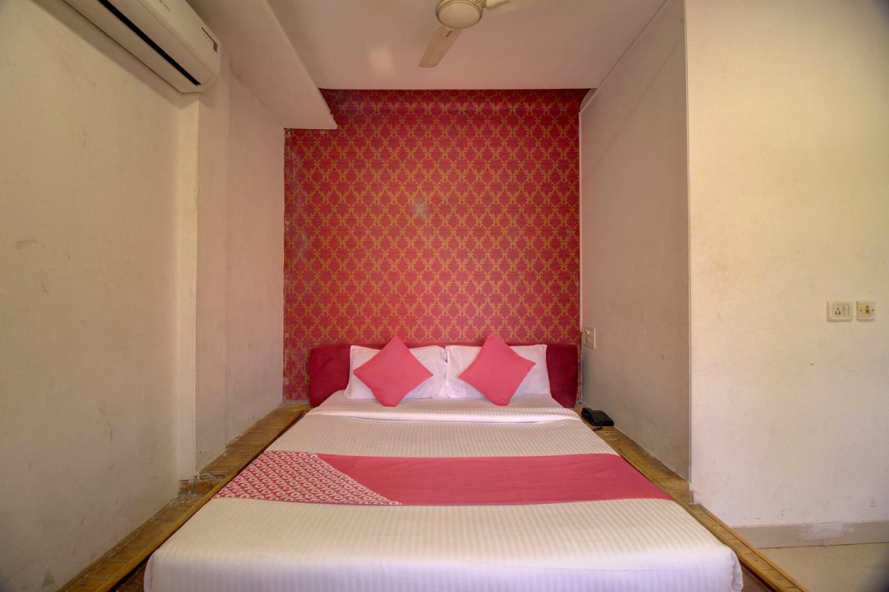 Oyo Flagship 19825 Hotel Panchratna ปันเวล ภายนอก รูปภาพ