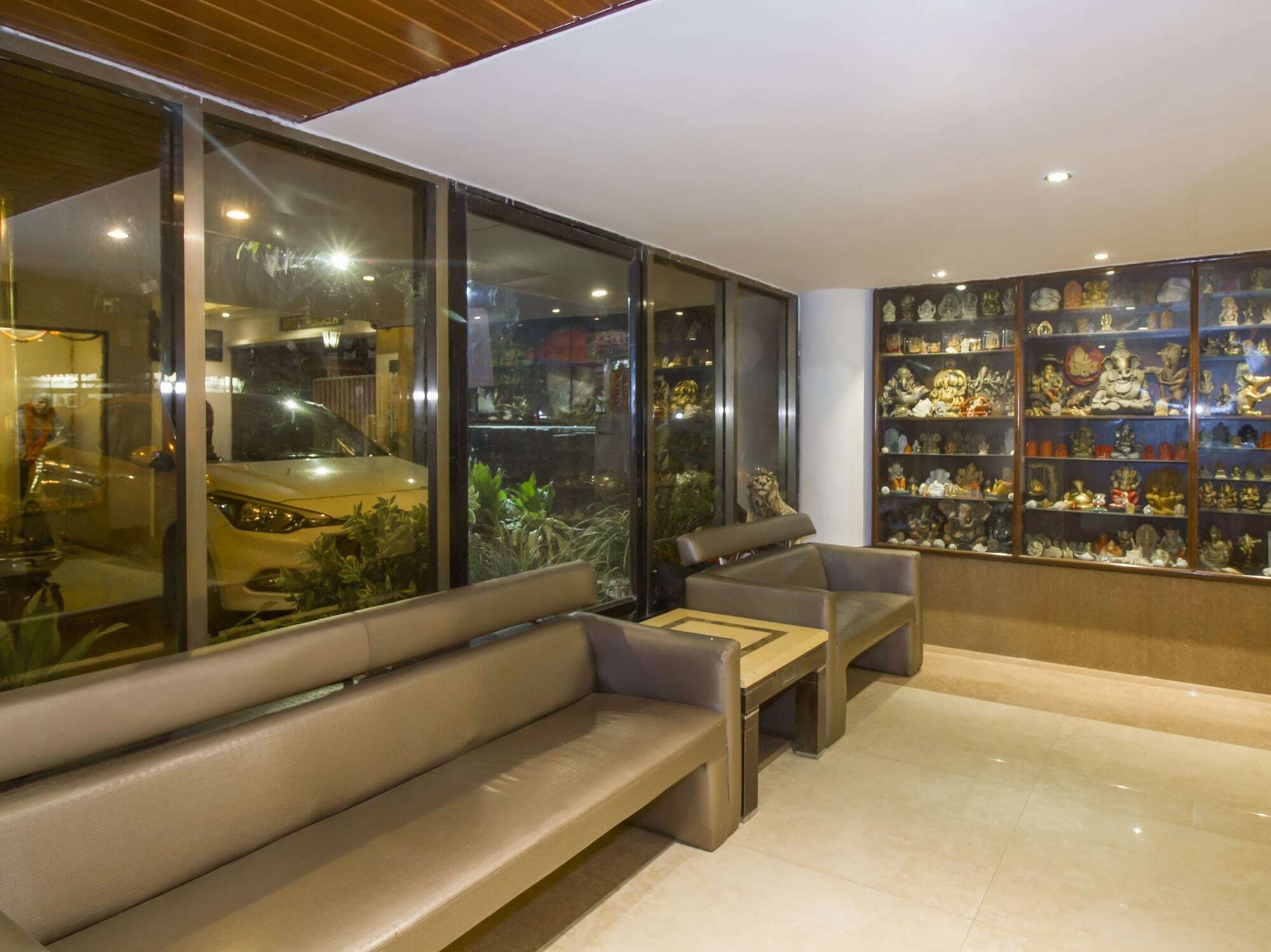 Oyo Flagship 19825 Hotel Panchratna ปันเวล ภายนอก รูปภาพ