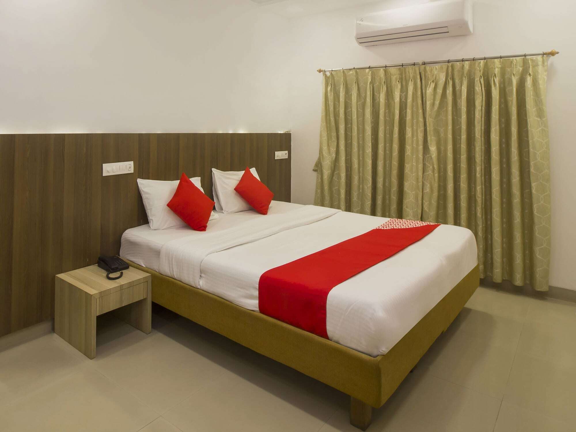Oyo Flagship 19825 Hotel Panchratna ปันเวล ภายนอก รูปภาพ