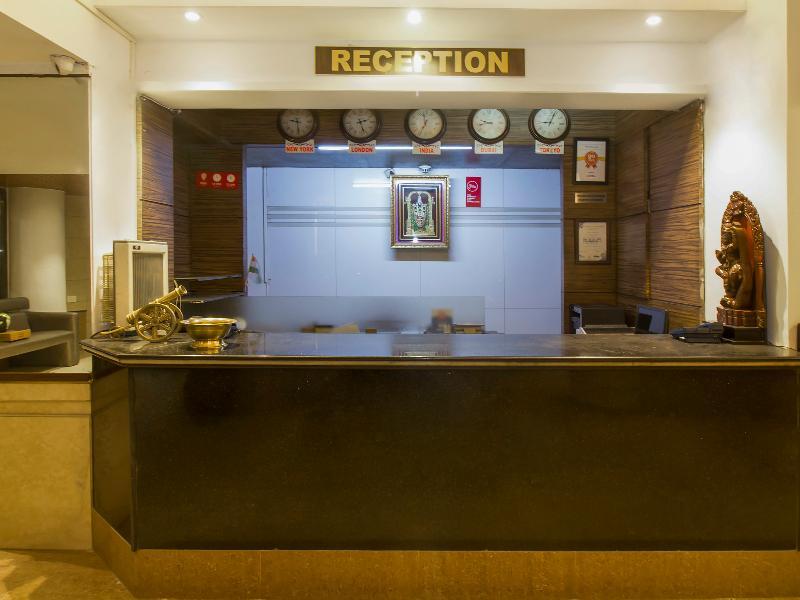 Oyo Flagship 19825 Hotel Panchratna ปันเวล ภายนอก รูปภาพ