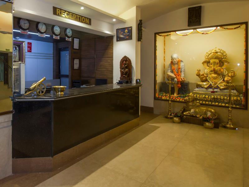 Oyo Flagship 19825 Hotel Panchratna ปันเวล ภายนอก รูปภาพ