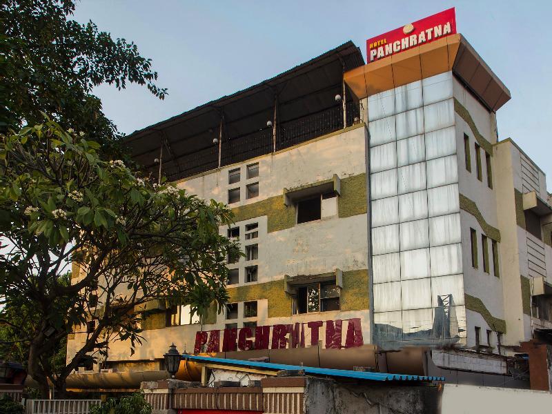Oyo Flagship 19825 Hotel Panchratna ปันเวล ภายนอก รูปภาพ